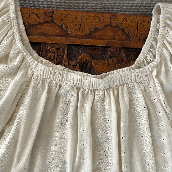 NWT BB DAKOTA STEVE MADDEN EYELET CROP TOP - Picture 2 of 7